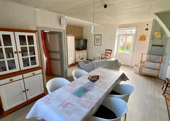 Plaisir D Eau Avec Piscine Couverte Chauffee 28 Degre Padirac Rocamadour * Mayrinhac-Lentour